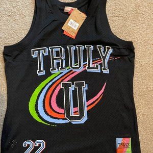 Mitchell & Ness Truly U Men's Mesh Graphic Jersey